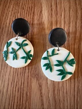 HANDMADE POLYMER CLAY RAISED GREEN LEAF BRANCHES BLACK CIRCULAR STUD 2" EARRINGS